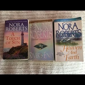 Nora Roberts: 4 stories/3 books